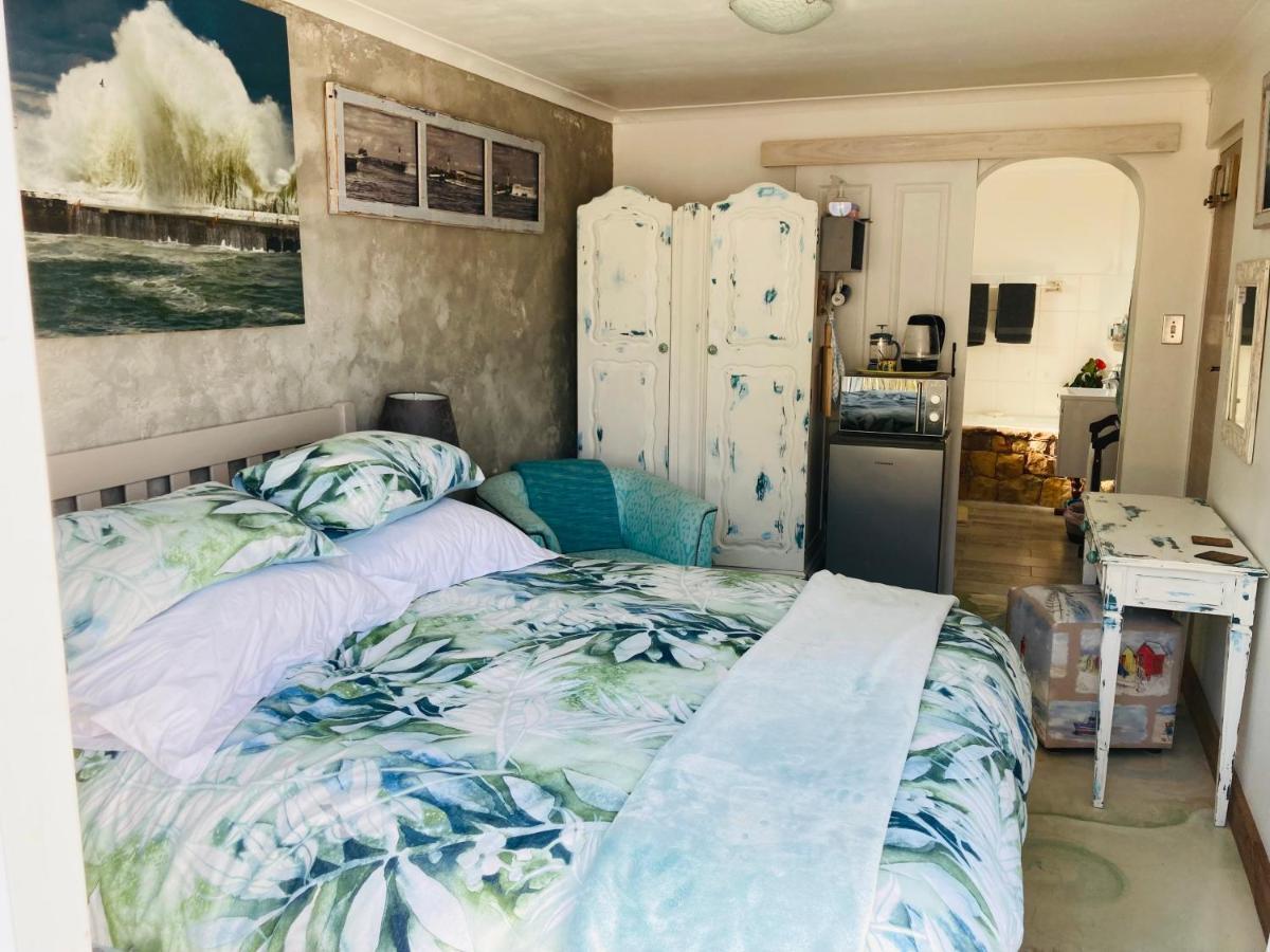 Guest house The Lighthouse Beachroom
